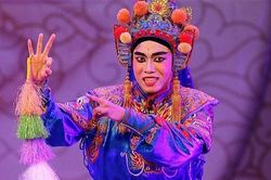 Nghệ sĩ vẫn chật giữ nghề…