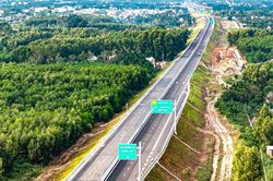 Xóa 'điểm nghẽn', cao tốc Bắc - Nam sắp thông xe toàn tuyến