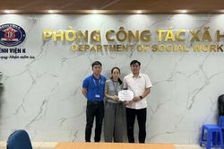 Bé Hồ Xuân Mạnh bị ung thư não được bạn đọc VietNamNet giúp hơn 152 triệu đồng