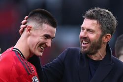 Carrick loại 8 đối thủ, được định ngày bổ nhiệm làm HLV trưởng MU