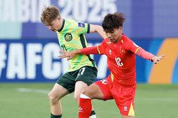 Tranh cãi U17 Việt Nam bị mất penalty, trọng tài Việt nói gì?