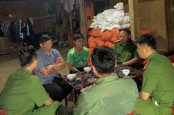 Giữ bản giữa 'cơn sóng ngầm'