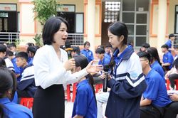 Truyền thông phòng, chống ma túy và tư vấn tâm lý học đường cho học sinh trung học phổ thông