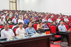 Hơn 300 h&ograve;a giải vi&ecirc;n cơ sở phường Tam Điệp v&agrave; phường Trung Sơn được bồi dưỡng kiến thức ph&aacute;p luật