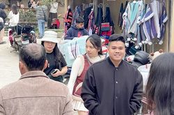 Gió mùa Đông Bắc tràn về, miền núi chuyển rét, cảnh báo mưa dông cục bộ rất to