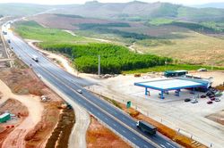 Cục Đường bộ yêu cầu tăng ca, tăng kíp, hoàn thành trạm dừng nghỉ trước 30/4