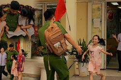 Cha và con gái: Hai thế hệ một tình yêu