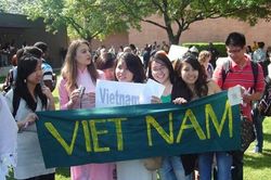Vì sao sinh viên Việt Nam đổ dồn vào du học Mỹ, Úc, Canada?
