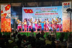Đoàn Nghệ thuật Khmer tỉnh Cà Mau lưu diễn phục vụ bà con dịp lễ 30/4