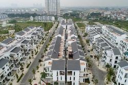 Hà Nội: Nghịch lý bố trí nhà ở xã hội vào đất... biệt thự sinh thái