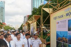 Khai mạc Triển lãm ảnh 'Việt Nam - Một dải non sông' tại Thành phố Hồ Chí Minh