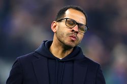 Chelsea sa thải HLV Liam Rosenior