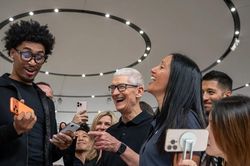 Apple đổi ngôi CEO: Khi chiếc iPhone không còn là trung tâm