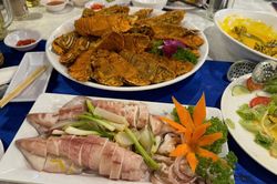 Tiếc phong bì 500.000 mừng cưới ở khách sạn vì về nhà vẫn phải ăn thêm mì tôm