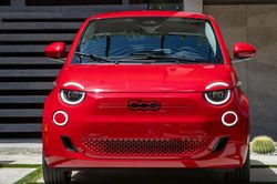 Mẫu xe điện giá rẻ của Fiat 'ế nặng', đại lý giảm gần nửa tiền vẫn không ai mua