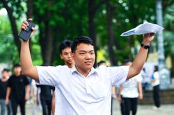 Đề thi thử tốt nghiệp THPT môn Toán năm 2026 tỉnh Quảng Trị kèm đáp án