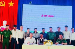 Công ty TNHH MTV Chăn nuôi bò Trung Nguyên và Công an xã Ia Púch kết nghĩa với làng Bỉh