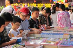 Chỉ thị 04-CT/TW: Kh&ocirc;ng chỉ dừng ở định hướng ch&iacute;nh trị, m&agrave; phải trở th&agrave;nh h&agrave;nh động cụ thể trong từng cuốn s&aacute;ch, từng hoạt động tiếp cận bạn đọc