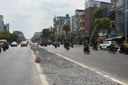 Đường kẹt xe nhất TPHCM lạ lẫm sau cuộc 'phẫu thuật' xóa 3km dải phân cách