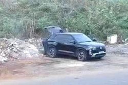 Người đàn ông lái ô tô chở 5 bao rác đi đổ bừa, bị camera 'bắt quả tang'