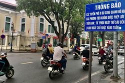 Cấm xe máy xăng: Hà Nội đưa giải pháp mềm, người dùng xe 'dễ thở'