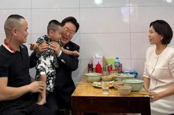 Chủ quán phở Hà Nội kể 25 phút hồi hộp đón Tổng thống Hàn Quốc và phu nhân