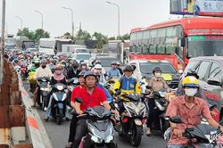 Người dân TPHCM di chuyển thế nào để 'né' ùn tắc dịp nghỉ lễ 30/4-1/5?