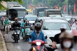 Người dân Hà Nội rời Thủ đô bắt đầu nghỉ lễ, cửa ngõ phía Nam đông đúc