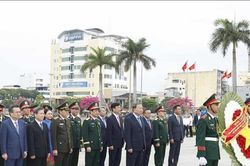 Tổng Bí thư, Chủ tịch nước Tô Lâm dâng hương tưởng niệm các Anh hùng liệt sĩ tại TP Đà Nẵng