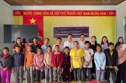 'Tôi sẽ cố gắng tập viết, tập đọc để tự ký tên mình'