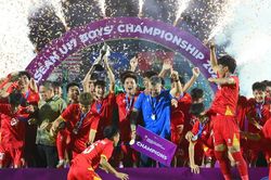 U17 Việt Nam là vua Đông Nam Á: Viết trang sử mới