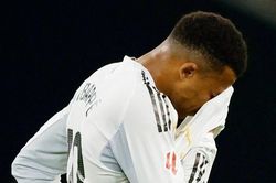 Mbappe gây lo lắng toàn tập ở trận đấu thứ 100 cho Real Madrid