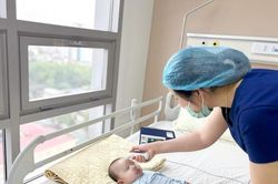 Bùng phát bệnh tay chân miệng, cảnh giác với những biến chứng nguy hiểm