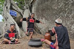 Gia Lai: Lên đỉnh núi thần Chư Tao Yang, nghe phụ tá Vua Lửa hô mưa, gọi gió