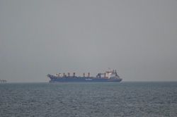 Mỹ chặn tàu bị trừng phạt ở biển Ảrập, ép chuyển hướng về Iran