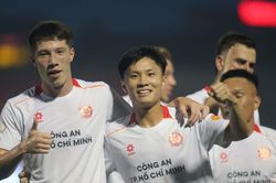 Vắng Tiến Linh, cầu thủ Việt kiều Anh giúp CA TPHCM thắng giải tỏa