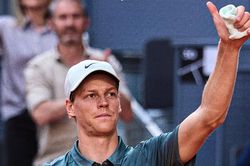 Jannik Sinner nhẹ lướt vào vòng 4 Madrid Open 2026