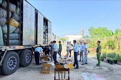 Phát hiện nhiều sản phẩm thời trang có dấu hiệu giả mạo nhãn hiệu nổi tiếng