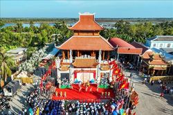 Từ mọi miền Tổ quốc, con cháu Lạc Hồng hướng về nguồn cội