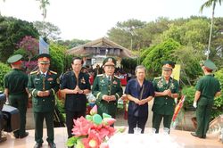 Linh thiêng lễ tri ân đồng đội ở nghĩa trang liệt sĩ xã Đak Đoa