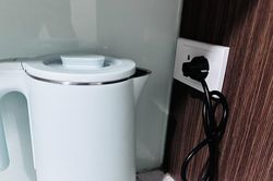 Giá điện sinh hoạt cao nhất 3.460 đồng/kWh: Cách giảm ngay tiền điện