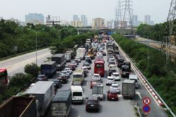 Ngày cuối kỳ nghỉ lễ Giỗ Tổ Hùng Vương: Cửa ngõ Hà Nội nơi đông đúc, chỗ vắng vẻ