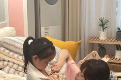 3 việc bố mẹ nên làm giúp con, 4 việc nhất định phải để con tự làm