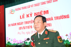 Trường Trung cấp Kỹ thuật Tăng thiết giáp kỷ niệm 50 năm Ngày truyền thống
