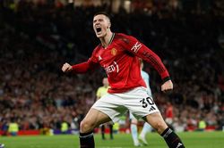 MU đánh bại Brentford, tiến gần tấm vé dự Champions League