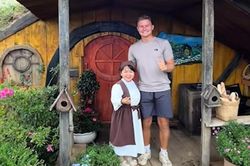 Khách Anh tới 'ngôi làng người tí hon' ở Việt Nam, như lạc vào thế giới cổ tích