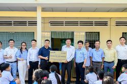 Maxilite - Rulô Vàng: 600 thợ sơn trở thành đại sứ lan tỏa sắc màu cộng đồng