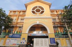 23 học sinh và 2 bảo mẫu trường tiểu học ở TPHCM nhập viện, có ca phải thở máy