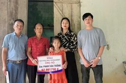 Trao hơn 62 triệu đồng đến chàng trai Hà Tĩnh bị tai nạn có nguy cơ tàn phế