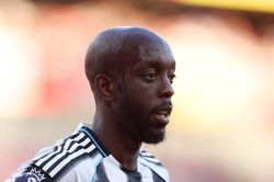 Newcastle vội cắt lỗ khi biết mua hớ tiền đạo 55 triệu bảng